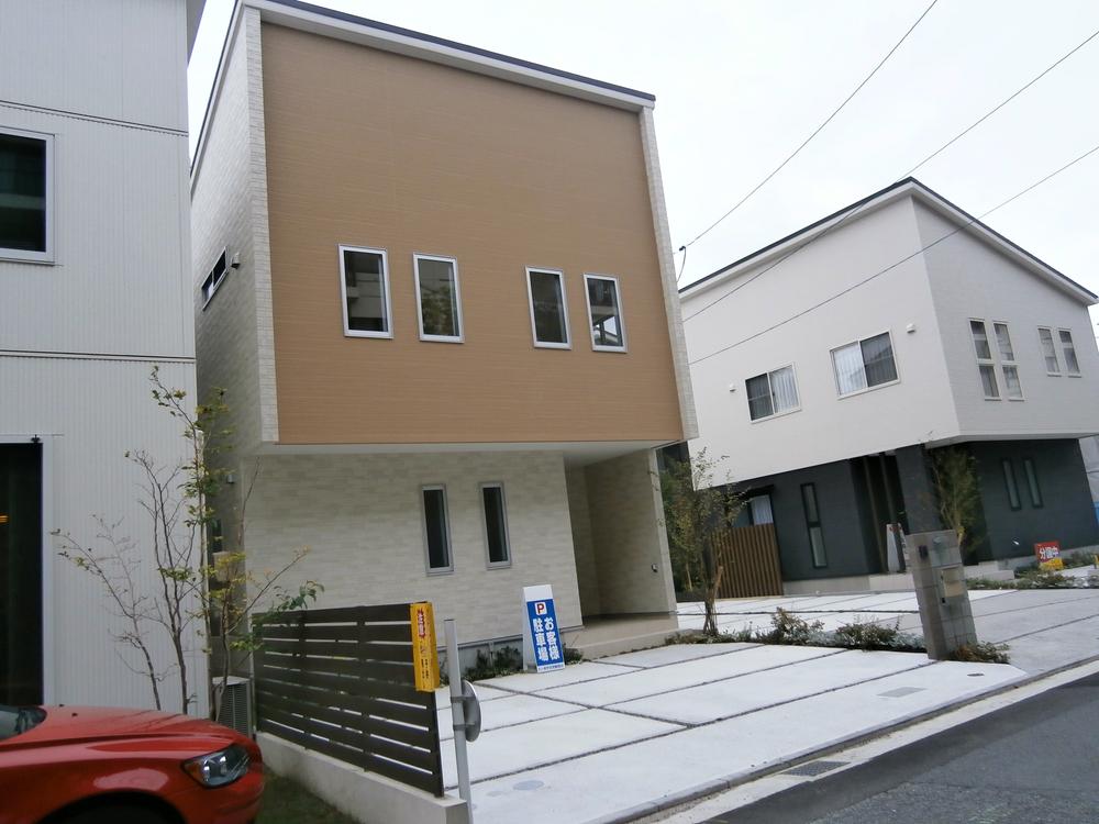 Local appearance photo. Local (10 May 2013) Shooting