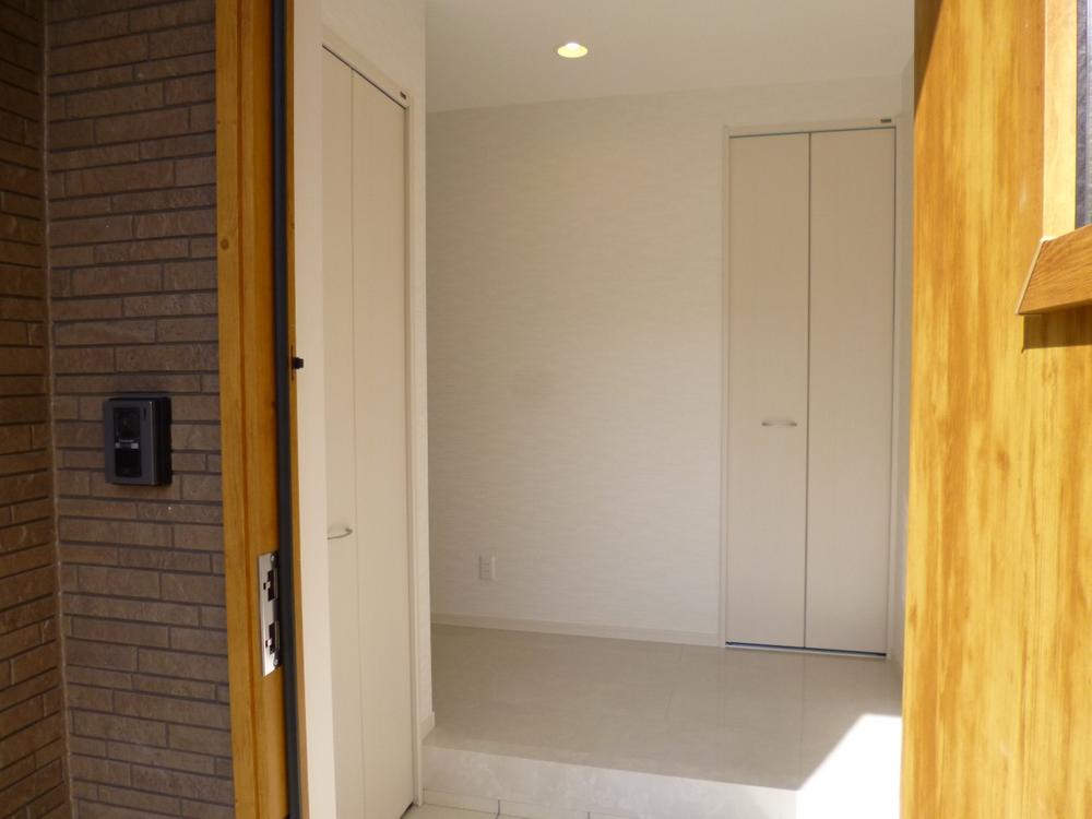 Entrance. (November 2013) Shooting