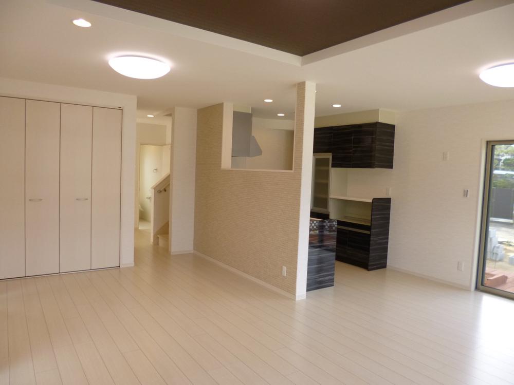 Living. (November 2013) Shooting