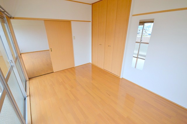 Other room space. ☆ It is a popular all Western-style ☆
