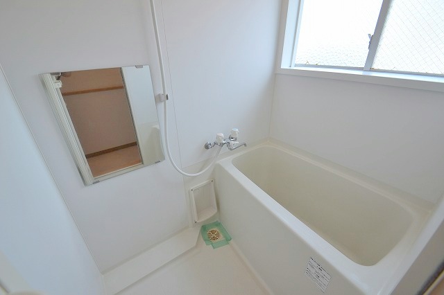Bath. ☆ Bright bath there is a window ☆