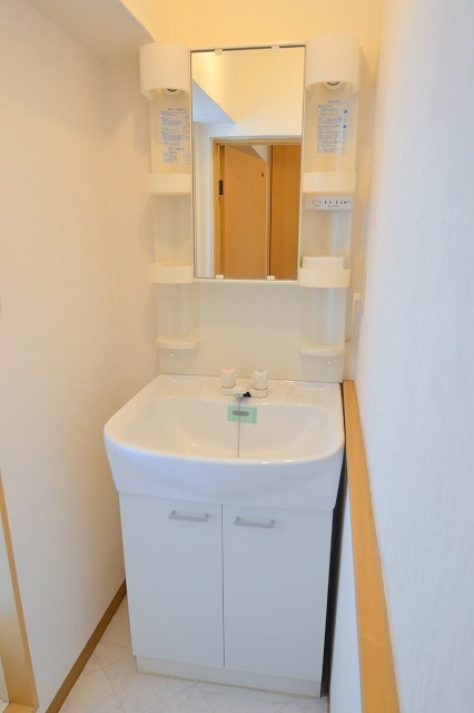 Washroom. ☆ Independence is a washbasin ☆