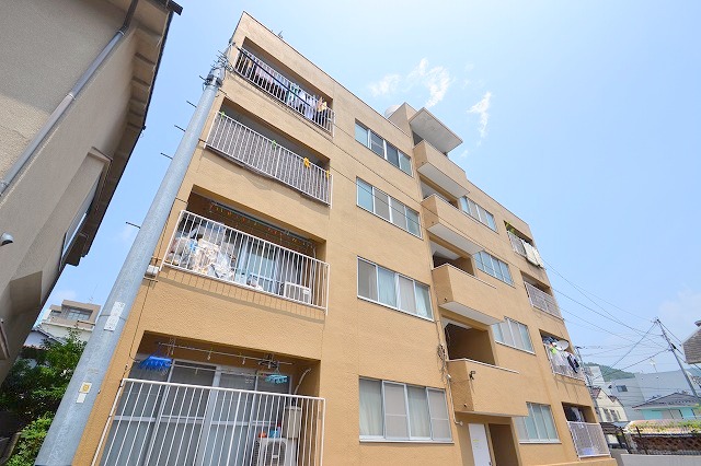 Building appearance. ☆ Day pat ☆