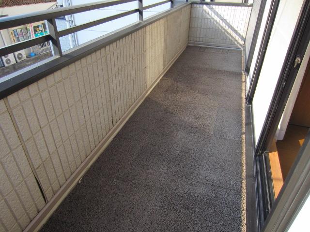 Balcony. Local (12 May 2013) Shooting