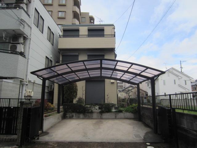 Parking lot. Local (12 May 2013) Shooting