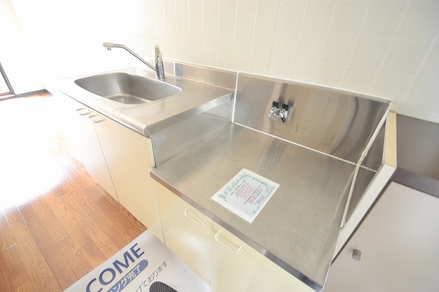 Kitchen. Two-burner gas stove installation Allowed Kitchen ☆