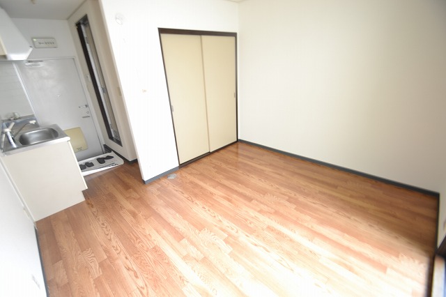 Living and room. It is day preeminent on the south-facing