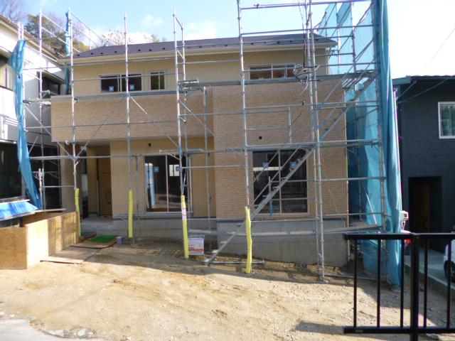 Local appearance photo. Local (12 May 2013) Shooting