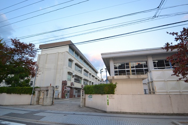 Primary school. 342m to Hiroshima City Museum of Onaga Elementary School (elementary school)