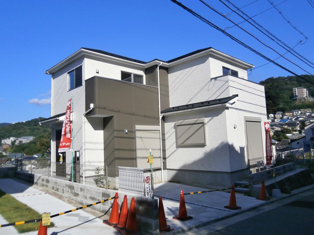 Local appearance photo. Local (10 May 2013) Shooting