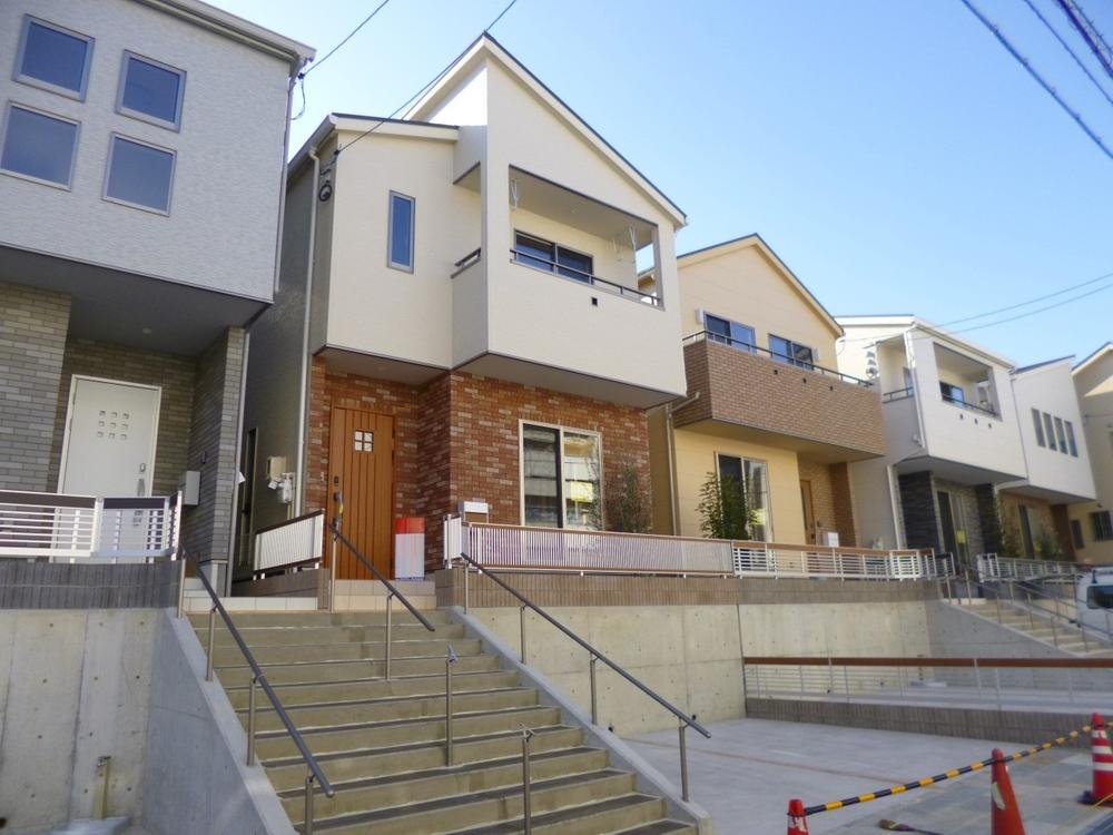 Local appearance photo. Local (12 May 2013) Shooting