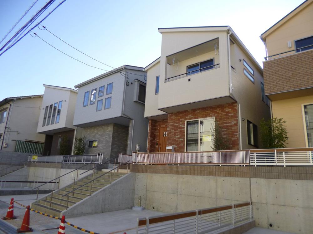 Local appearance photo. Local (12 May 2013) Shooting