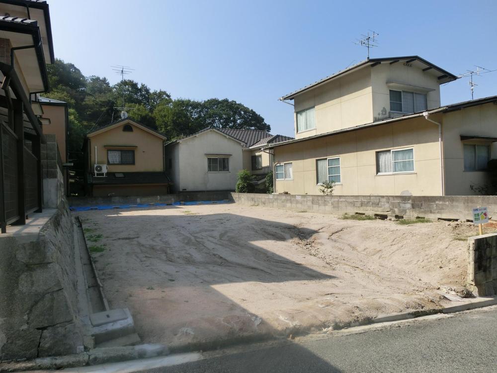 Local appearance photo. Local (10 May 2013) Shooting