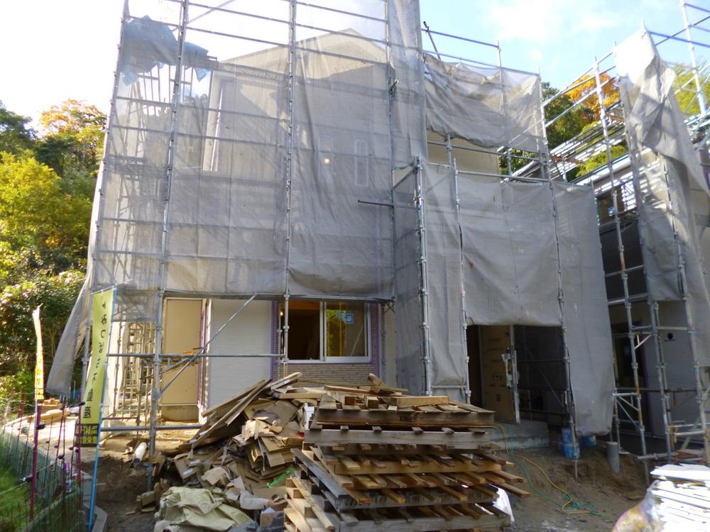 Local appearance photo. Local (11 May 2013) Shooting