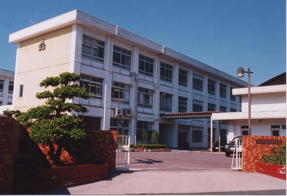 Junior high school. 859m to Hiroshima City Museum of yellow from Garcinia spicata Hook Junior High School