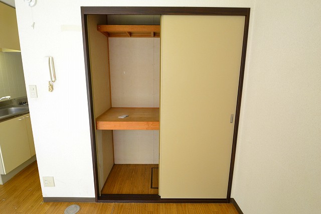 Receipt. ☆ It is housed with depth ☆