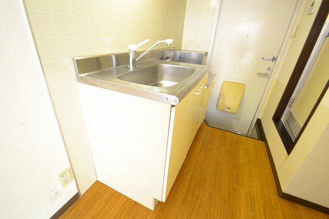 Other room space. ☆ It is perfect and refrigerators yard ☆