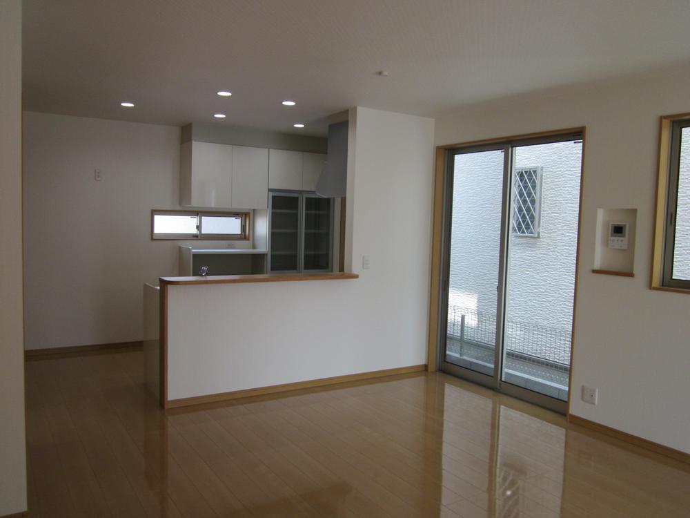 Living. (May 2013) Shooting