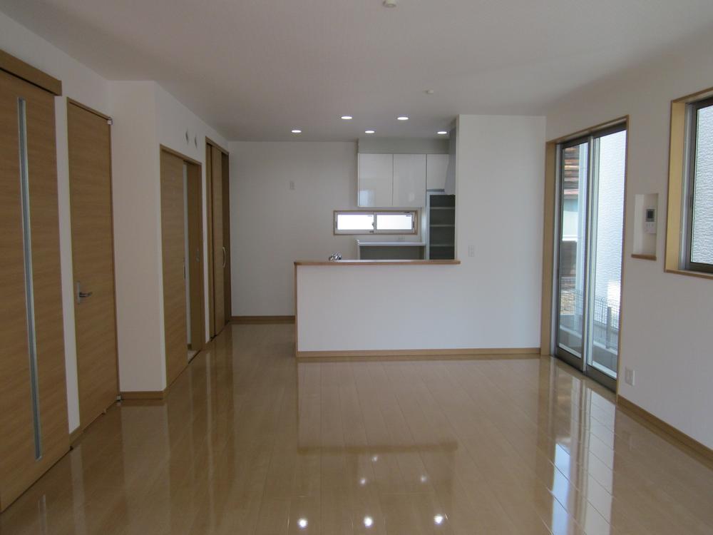 Living. (May 2013) Shooting