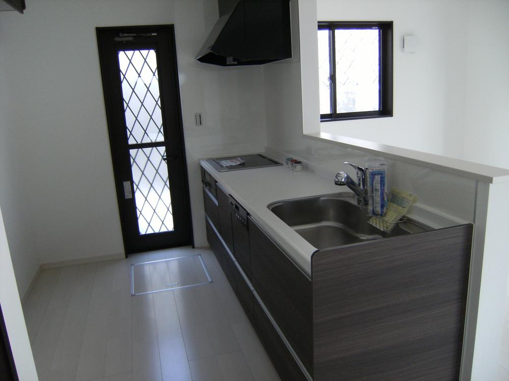 Kitchen. Local (May 2013) Shooting