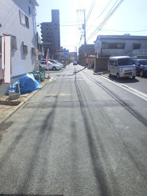 Local photos, including front road. Local (August 2013) Shooting