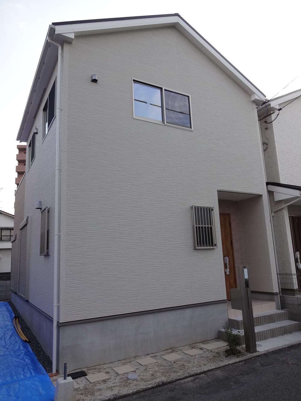 Local appearance photo. Local (11 May 2013) Shooting