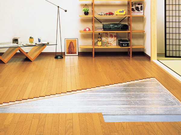 Other.  [Warm up the entire room is evenly, Equipped with a hot-water floor heating in the standard] Gas hot water floor heating of, The effect of radiant heat such as walls and ceilings as well as the floor, It warms the entire room evenly. Also will eliminate most of the complaints said, "feet is not to warm" at the time of air conditioning use. (Same specifications)