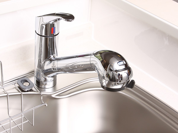 Kitchen.  [Faucet integrated water purifier to change to safe water] Easy switching, such as water purification and eco-shower at the touch of a button. Residual chlorine and pesticides in tap water, Such as to remove the smell of mold, And the food and drinking water to clear water.