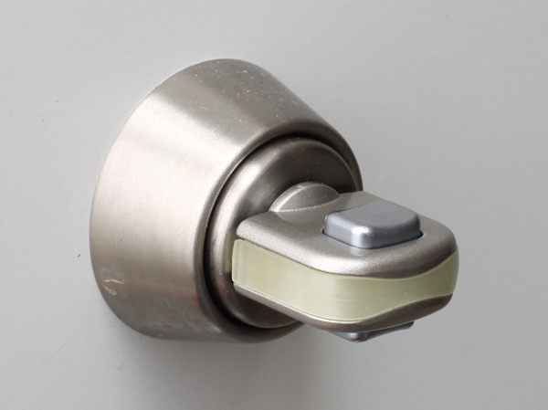 Security.  [Switch type thumb turn to enhance crime prevention] Can not be unlocked and not a state you press the switch, Adopted excellent switched thumb turn to crime prevention.