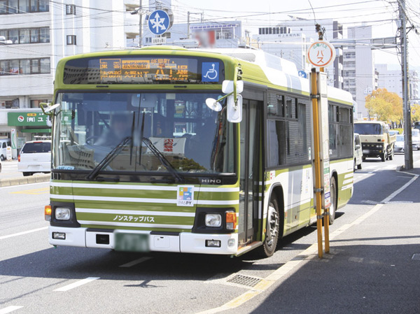 Surrounding environment. Municipal Technical High School entrance bus stop (a 4-minute walk / About 270m)