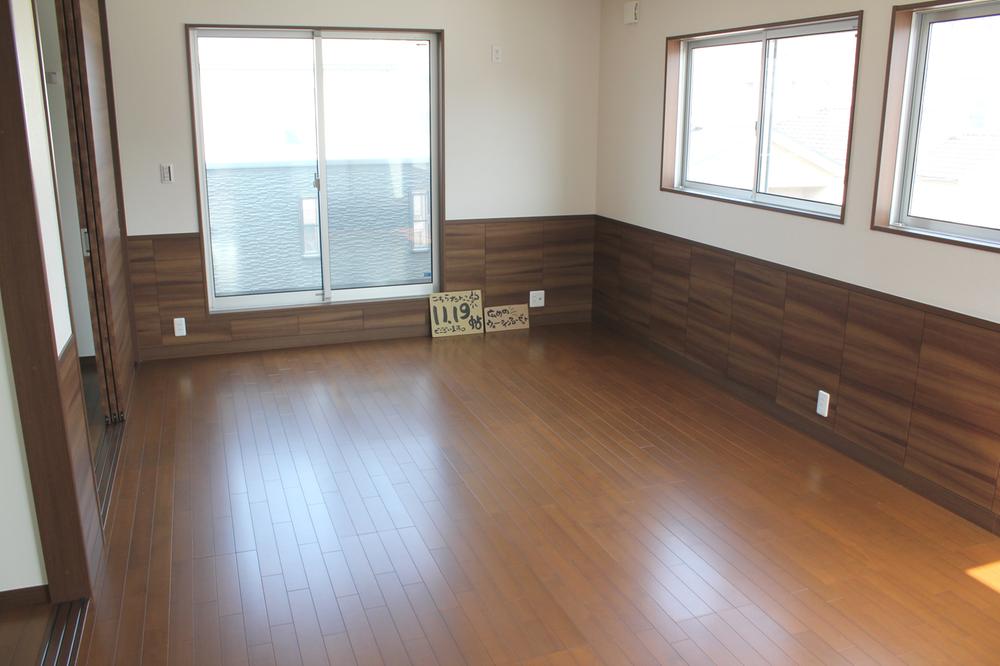 Other local. Try to experience the spacious space. 