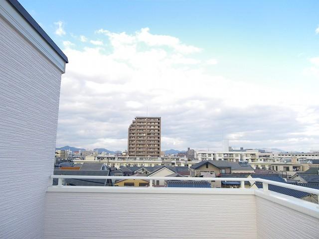 View photos from the dwelling unit. View from the site (December 2013) Shooting