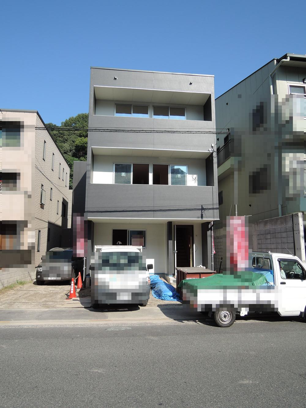 Local appearance photo. Local (10 May 2013) Shooting