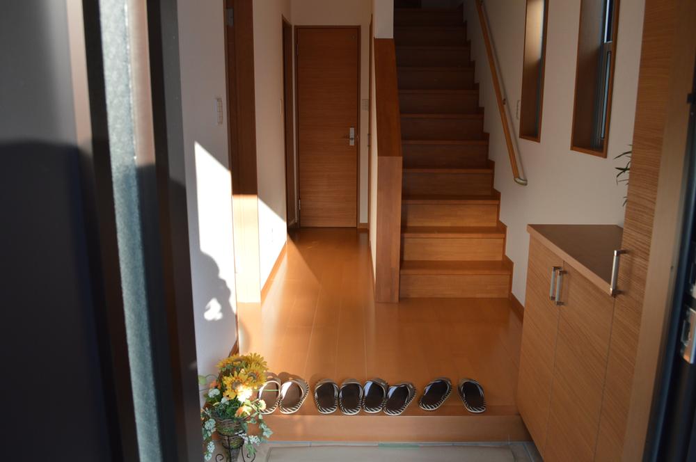 Entrance. Indoor (12 May 2013) Shooting