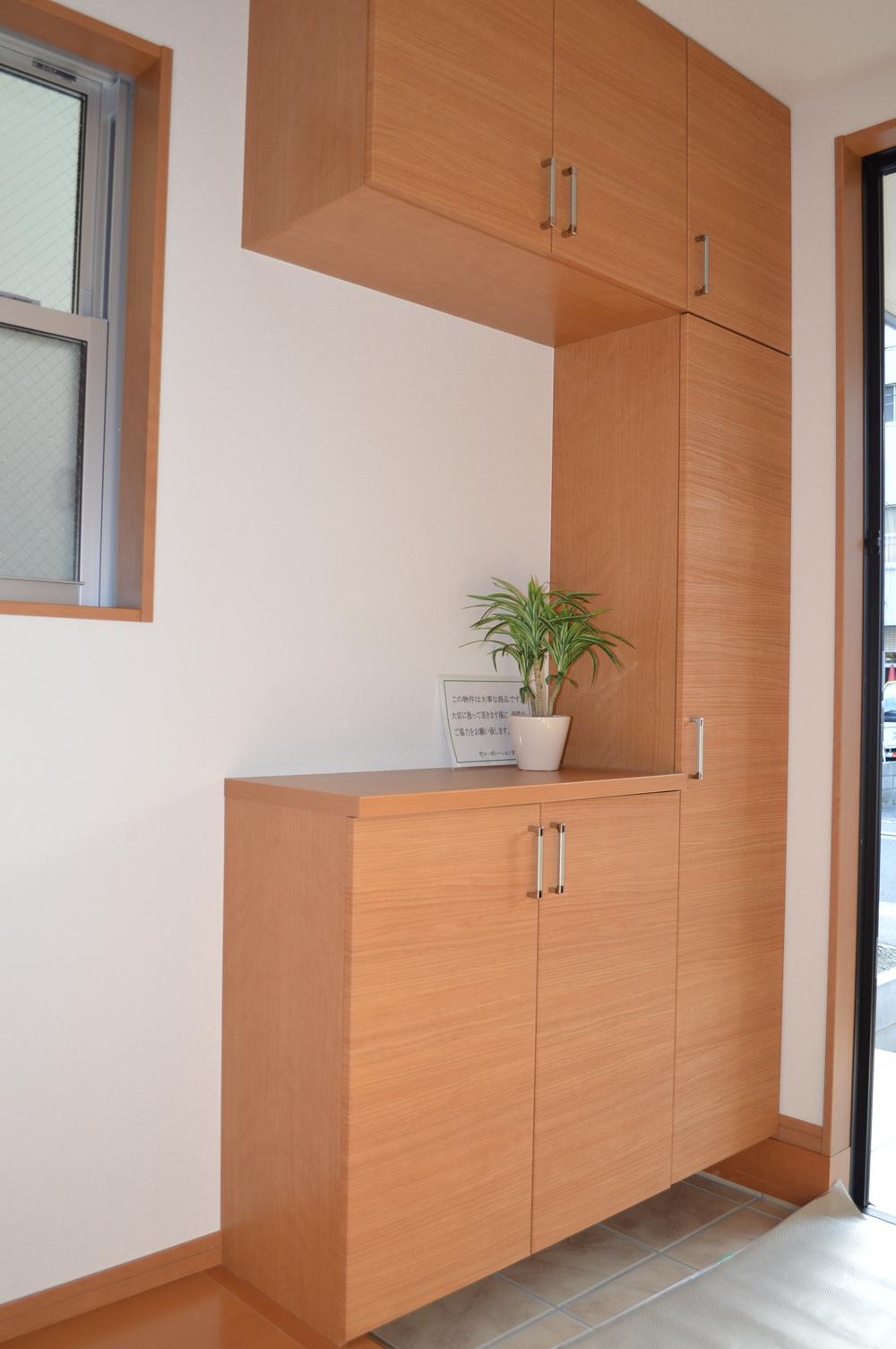 Entrance. Indoor (12 May 2013) Shooting