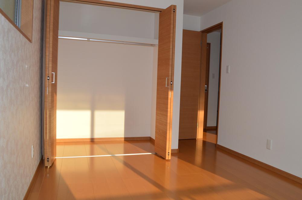 Non-living room. Indoor (12 May 2013) Shooting