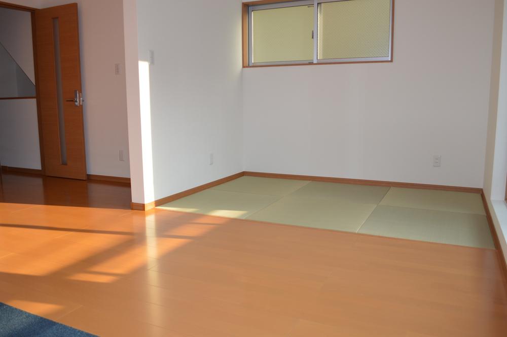 Non-living room. Indoor (12 May 2013) Shooting