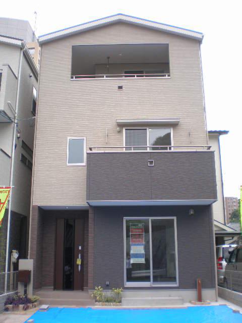 Local appearance photo. Local (10 May 2012) shooting