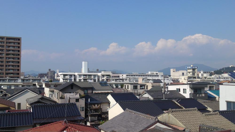 View photos from the dwelling unit. Local (September 2013) Shooting