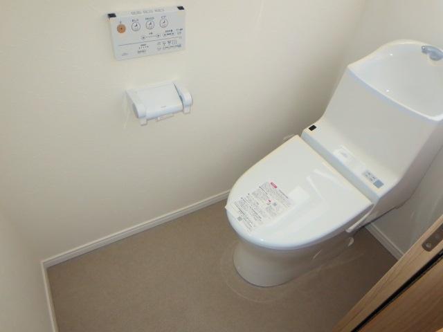 Toilet. Toilet 1 ・ 2 ・ There on the third floor. 