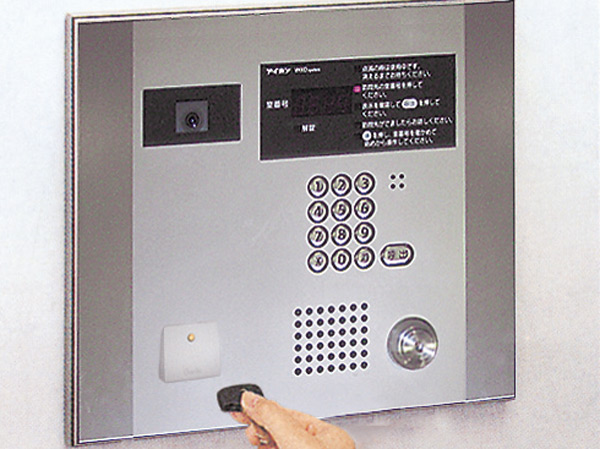 Security.  [Non-contact key] Just holding the key to open the entrance of the door. Also, Also in conjunction Elevator is automatic wear with under-floor ability to call on the first floor. It is also useful, for example, when your hands are busy with luggage.