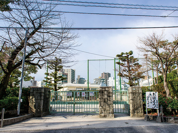 Surrounding environment. Danbara elementary school (a 3-minute walk / About 210m)
