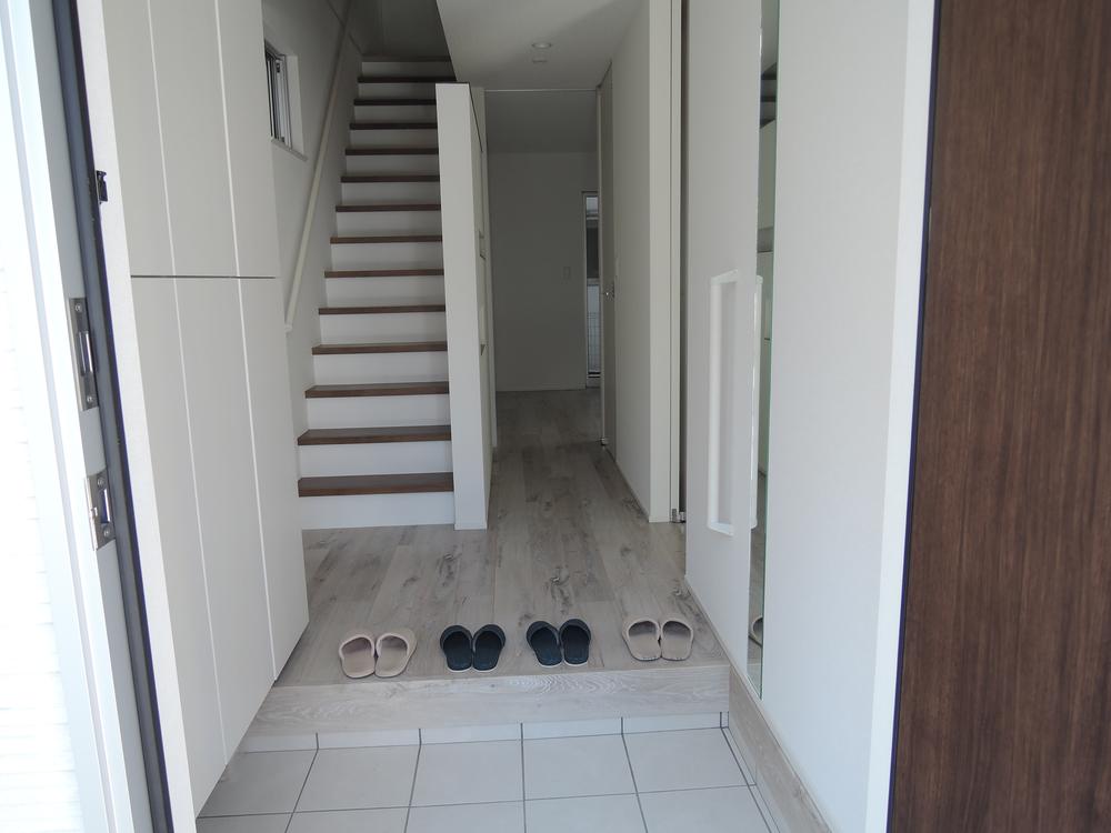 Entrance. Indoor (10 May 2013) Shooting