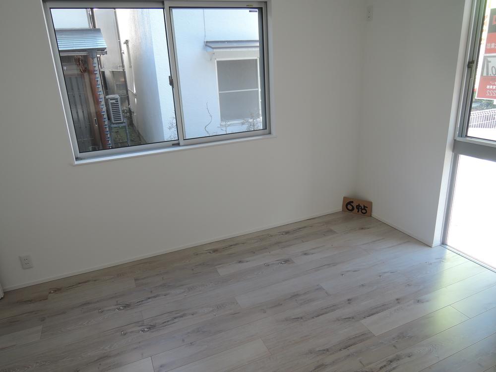 Non-living room. Indoor (10 May 2013) Shooting