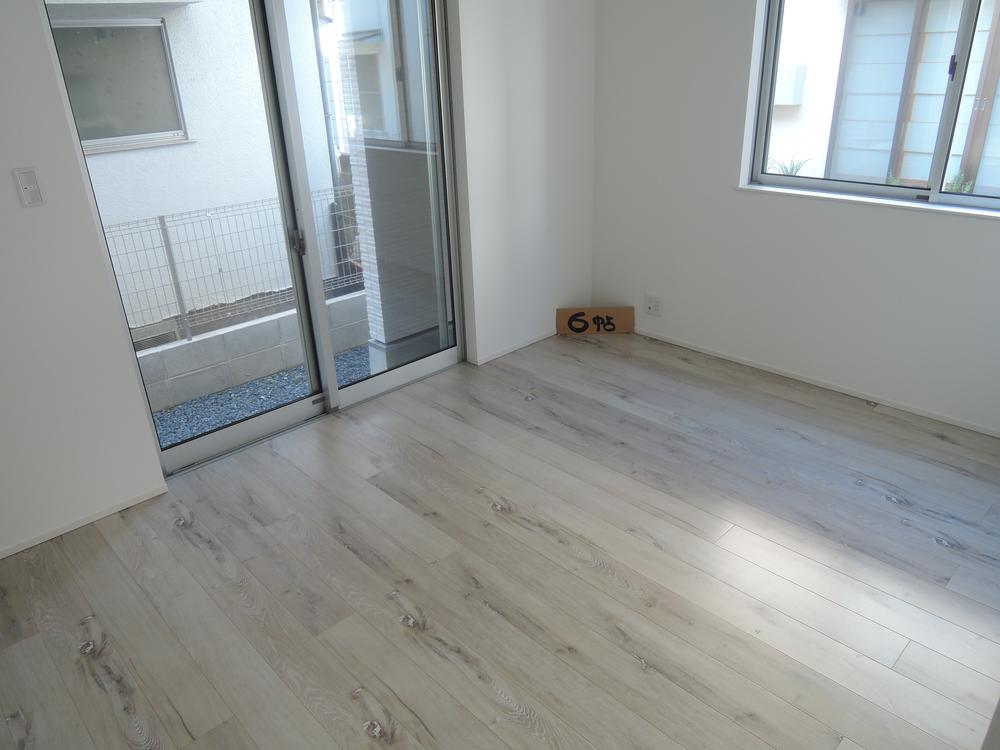 Non-living room. Indoor (10 May 2013) Shooting