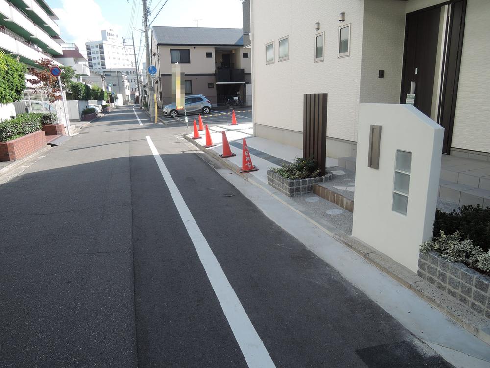 Local photos, including front road. Appearance (October 2013) Shooting