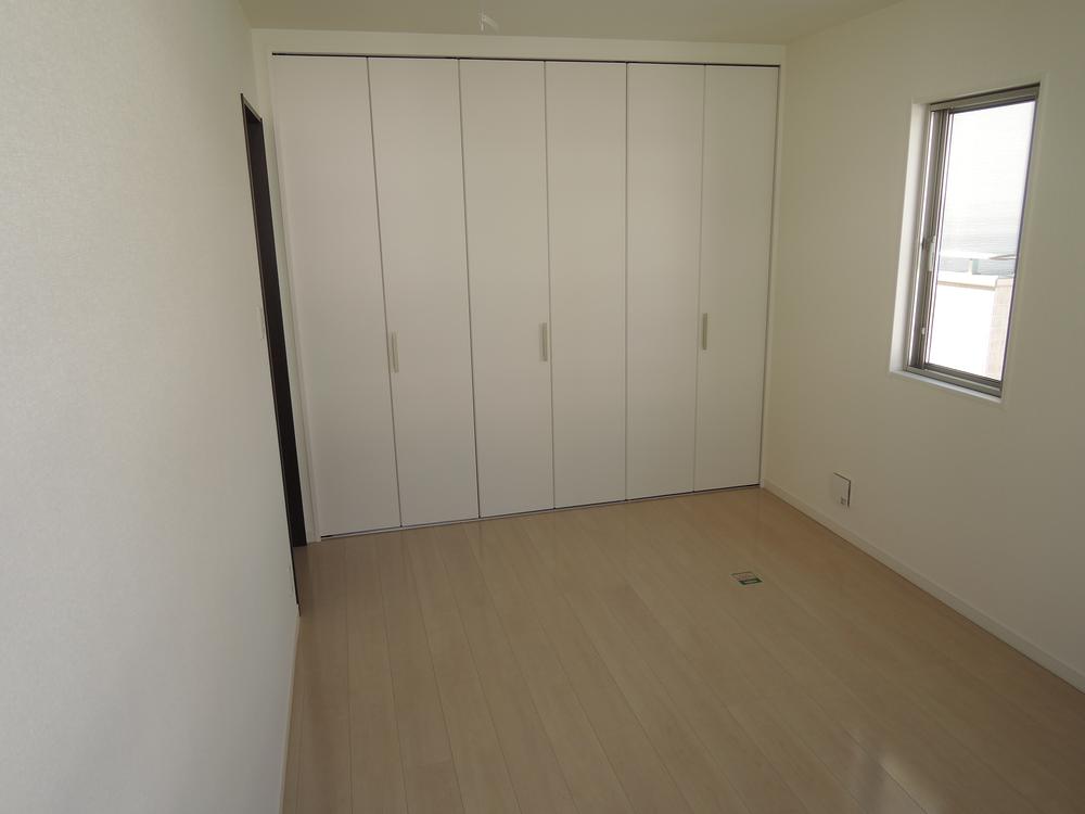 Non-living room. Indoor (10 May 2013) Shooting