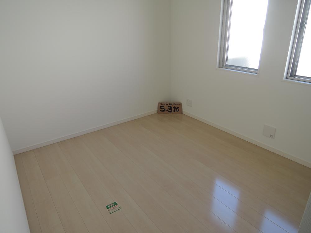 Non-living room. Indoor (10 May 2013) Shooting