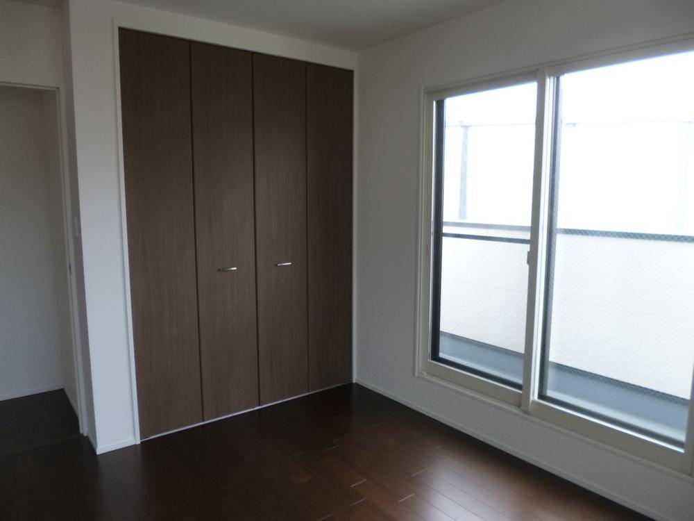 Non-living room. (July 2013) Shooting