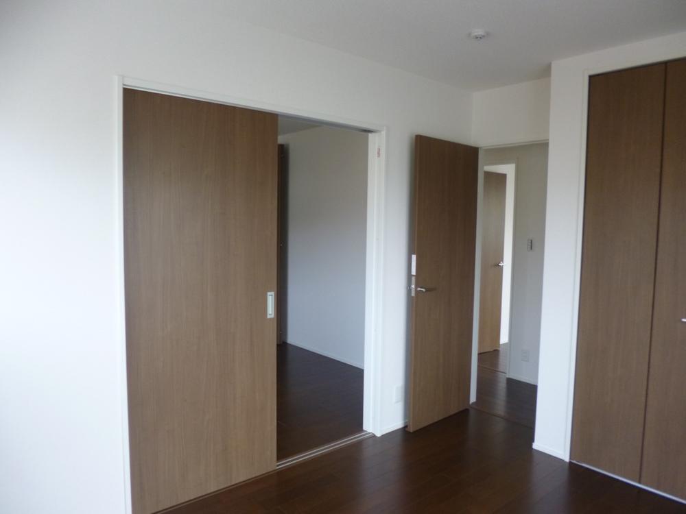 Non-living room. (July 2013) Shooting